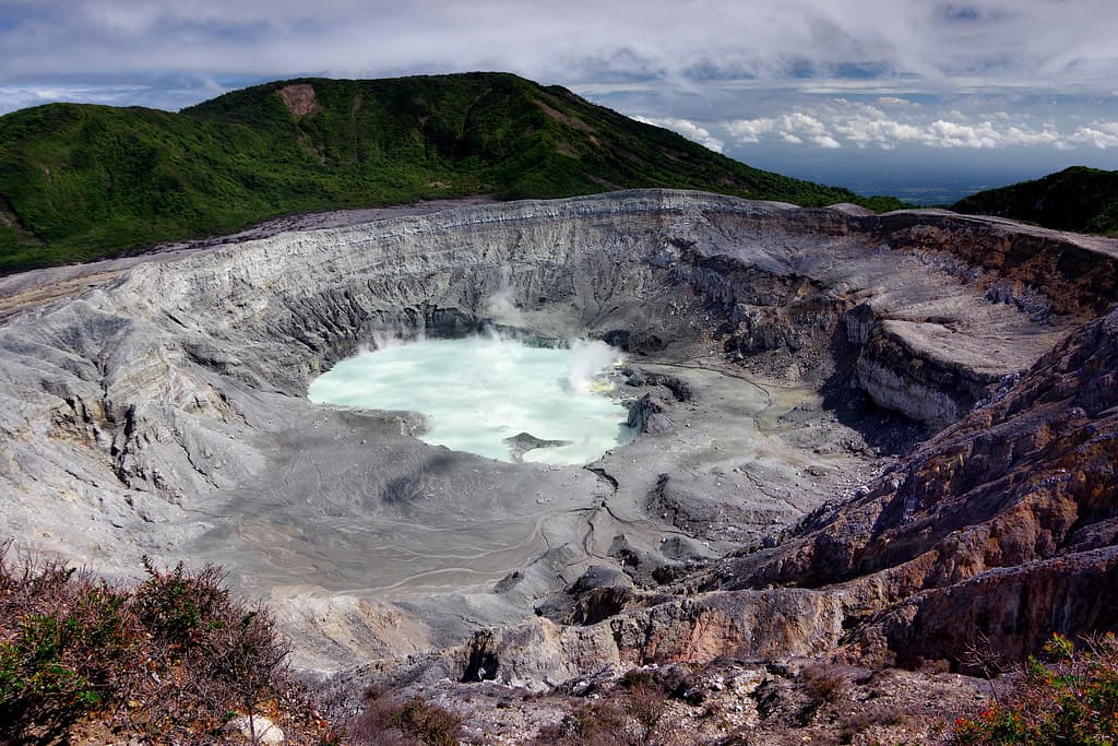 Stand at the crater lookout