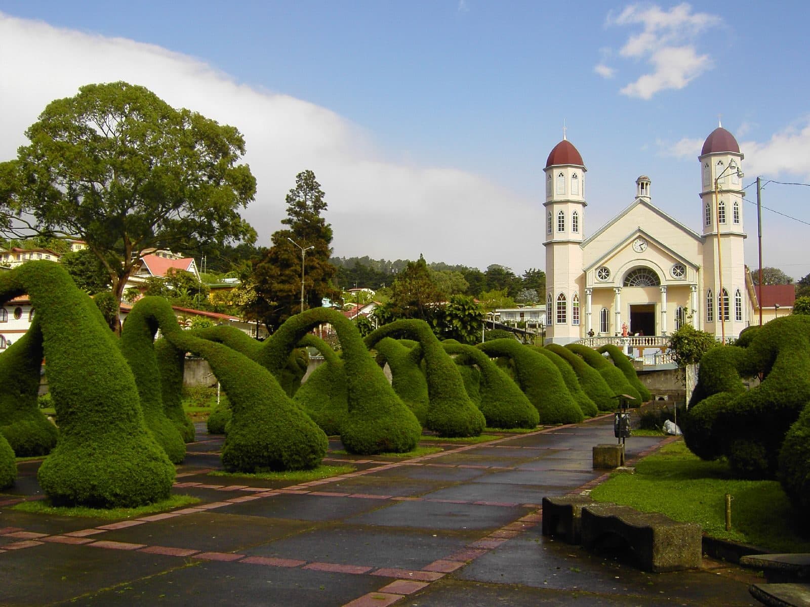 Stroll the topiary garden